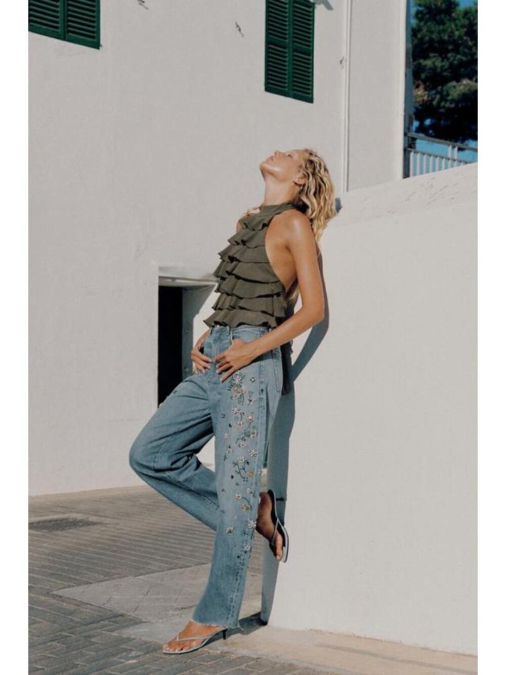 ZARA TRF HIGH RISE EMBROIDERED BARREL JEANS 0695/013/400